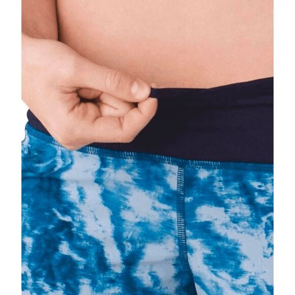 LULULEMON ATHLETICA Speed Short '4-Way Stretch 2.5" Size 4 - Picture 2 of 5